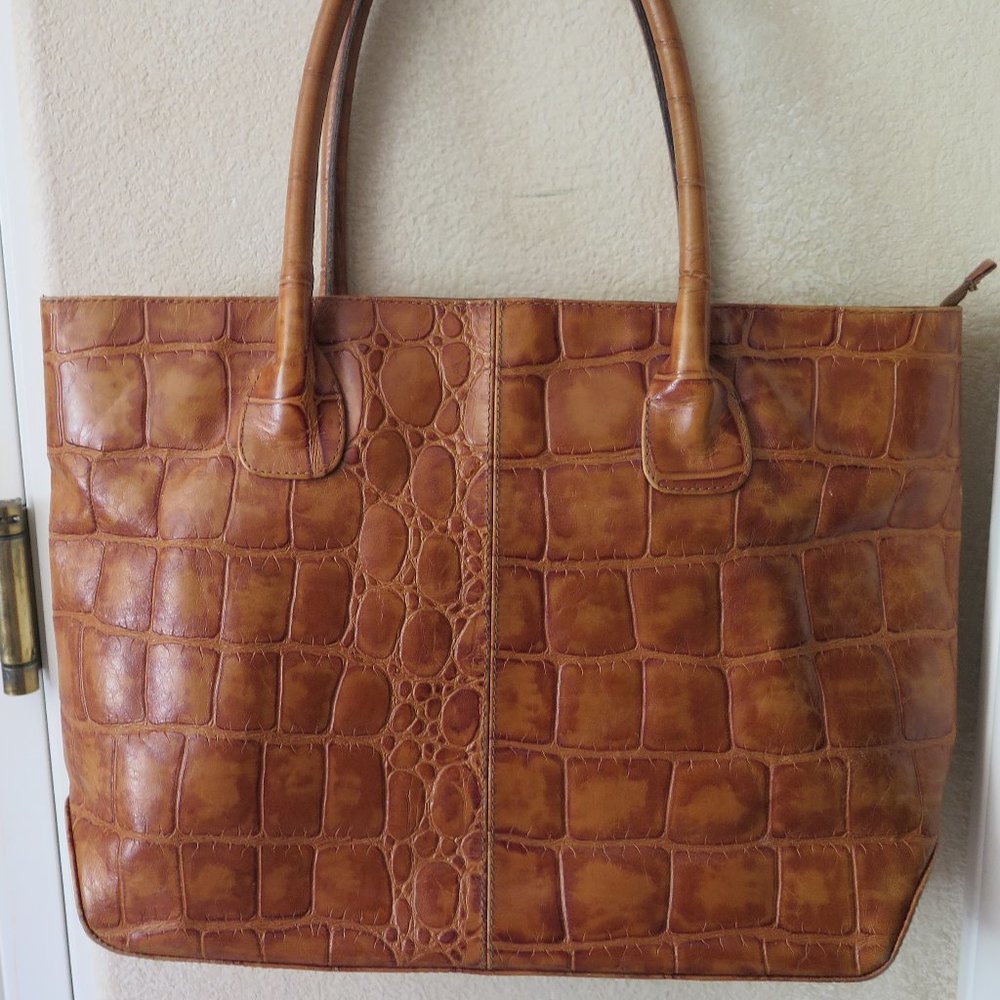 SOLD Light Brown Leather Medium Shoulder bag
